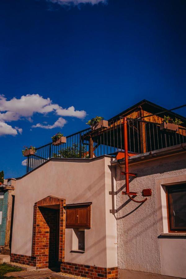 Apartamento Deduv Sklep Hlohovec Exterior foto