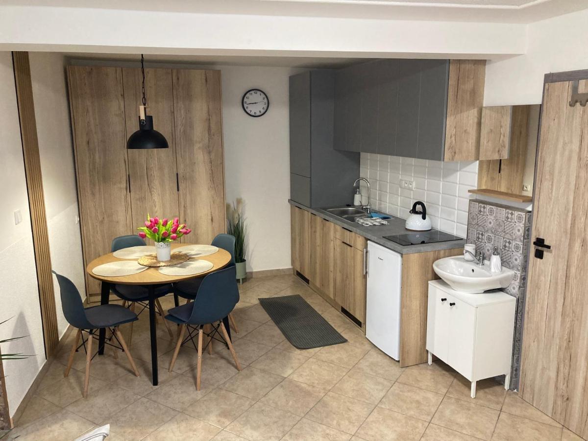 Apartamento Deduv Sklep Hlohovec Exterior foto