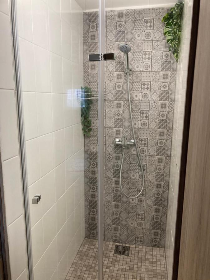 Apartamento Deduv Sklep Hlohovec Exterior foto